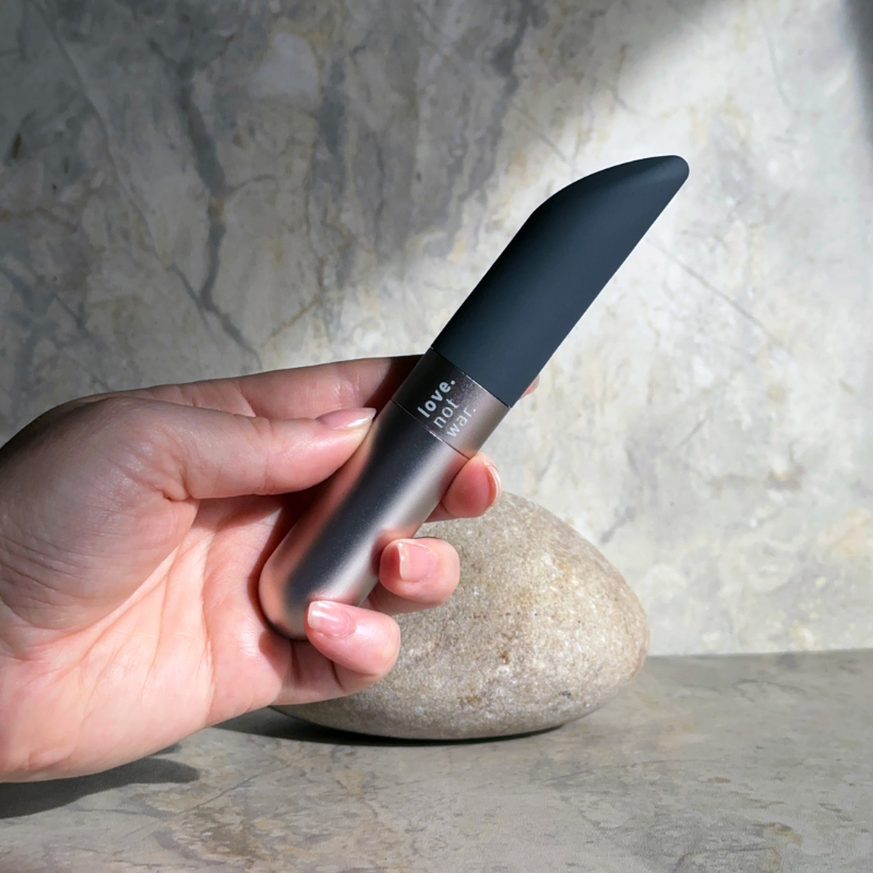 AMORE - Bullet Vibrator for Everyday External Pleasure