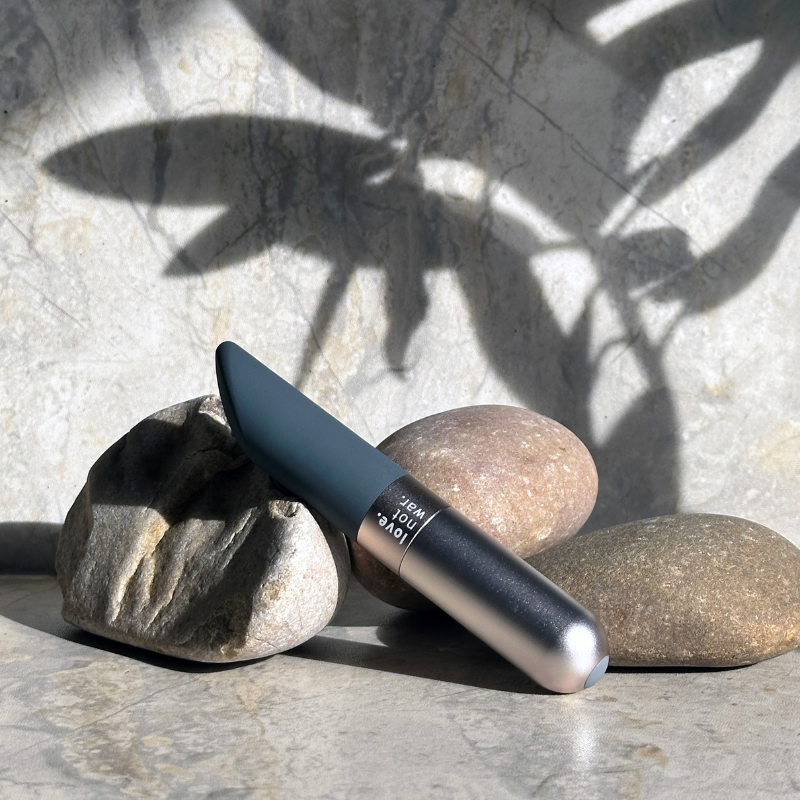 AMORE - Bullet Vibrator for Everyday External Pleasure